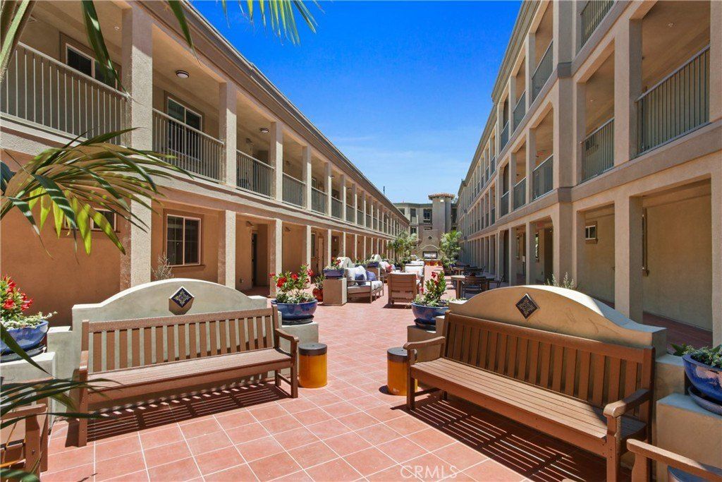 927 Deep Valley Drive. Rolling Hills Estates, CA 90274