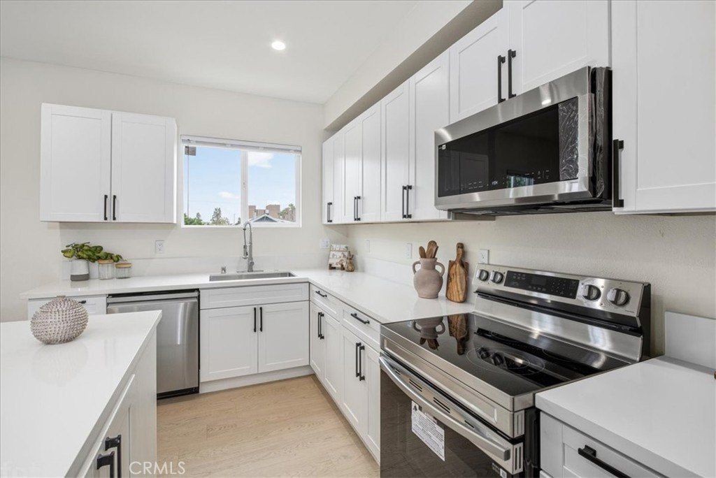 16623 Lake Avenue. Paramount, CA 90723