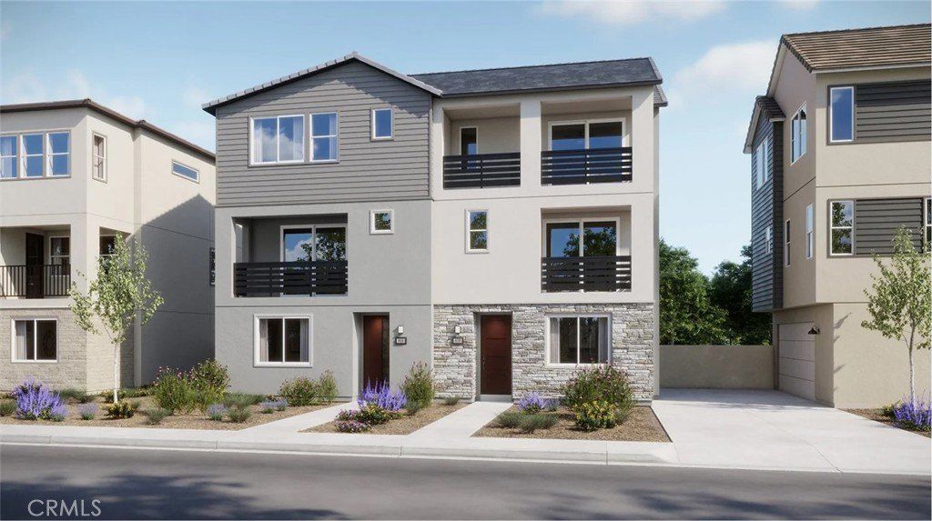 817 Sonia. Irvine, CA 92618