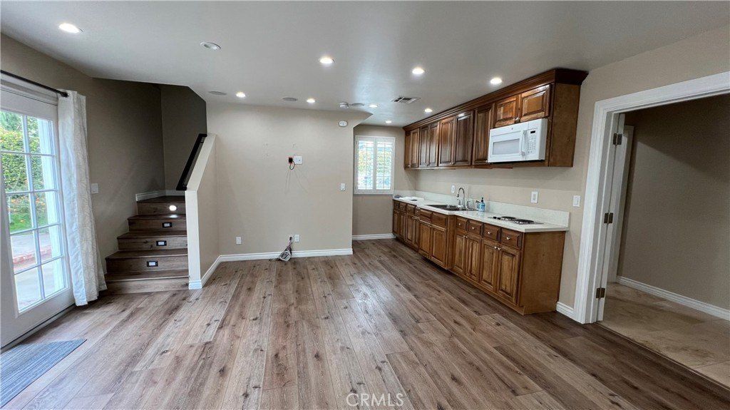 19937 Septo. Chatsworth, CA 91311
