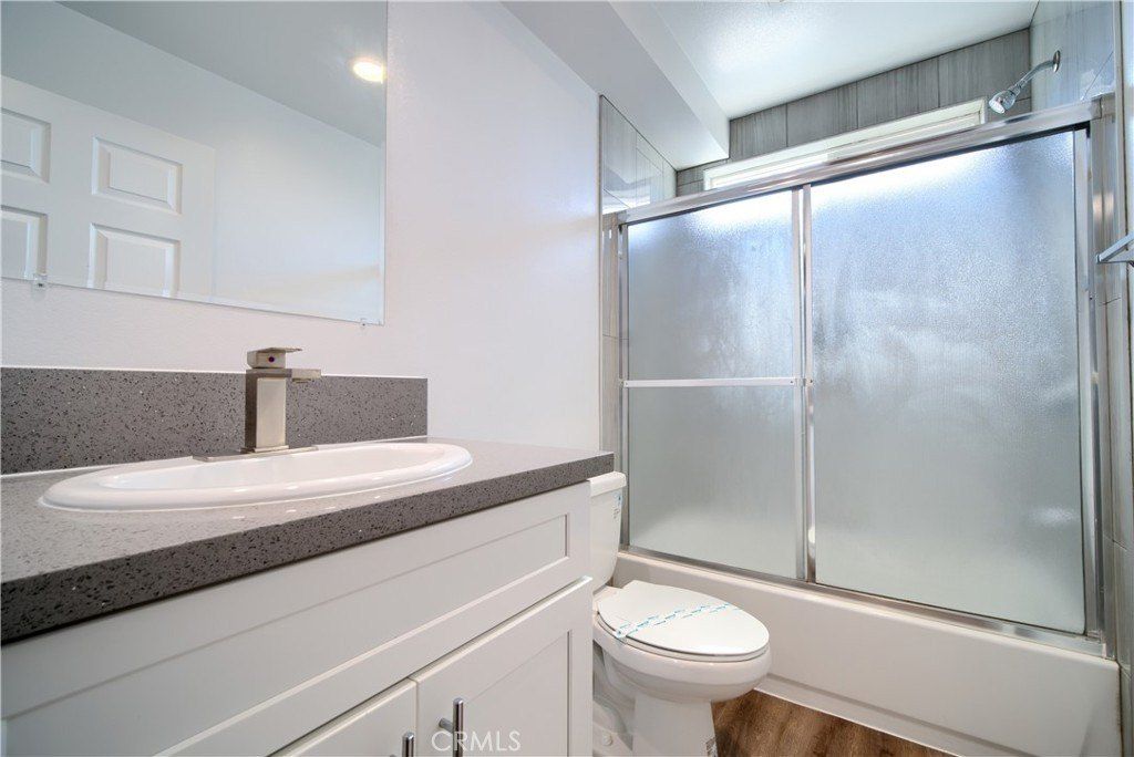 1427 S New Hampshire Avenue. Los Angeles, CA 90006