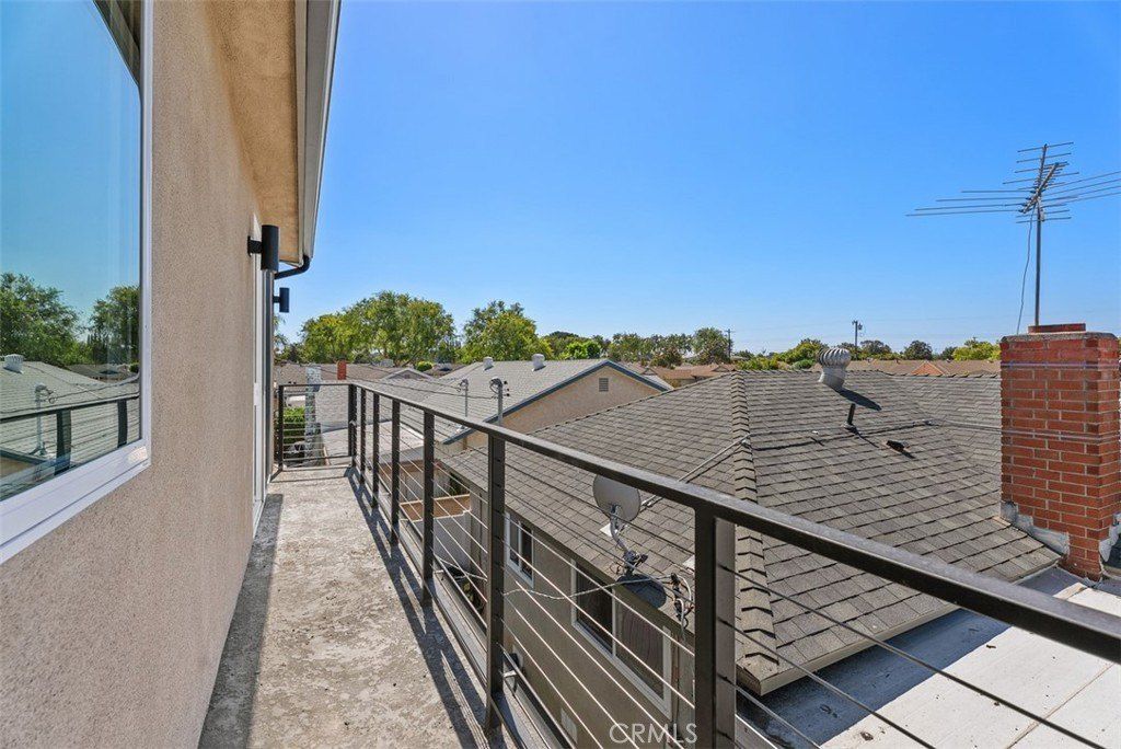 1325A W Ash. Fullerton, CA 92833
