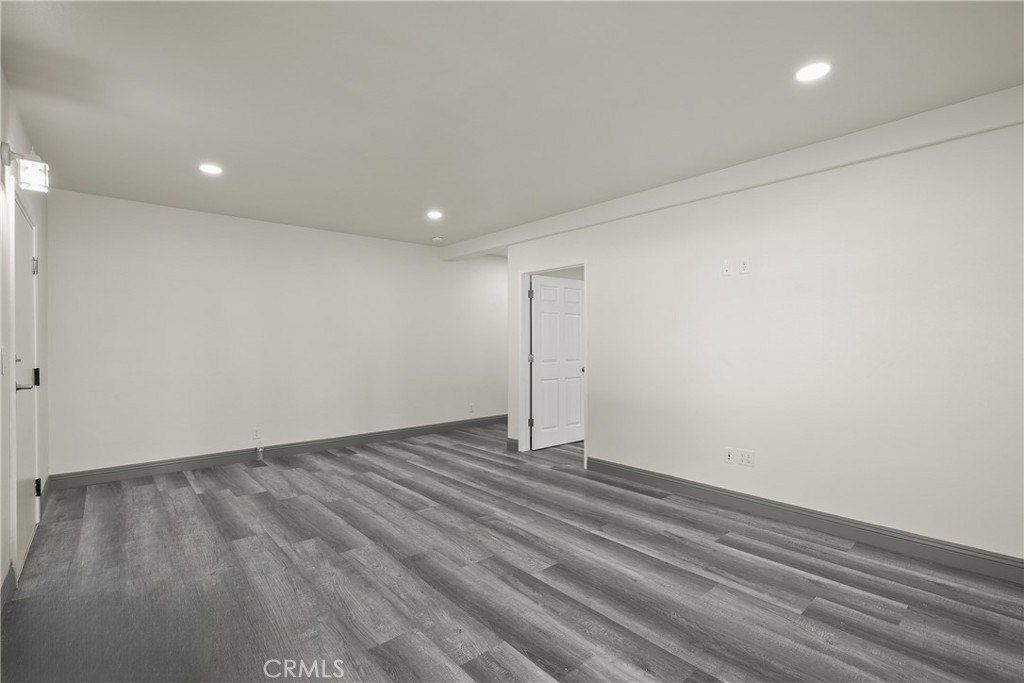 14335 Hamlin Street. Van Nuys, CA 91401