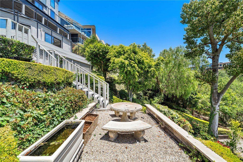 228 Hazel Drive. Corona Del Mar, CA 92625