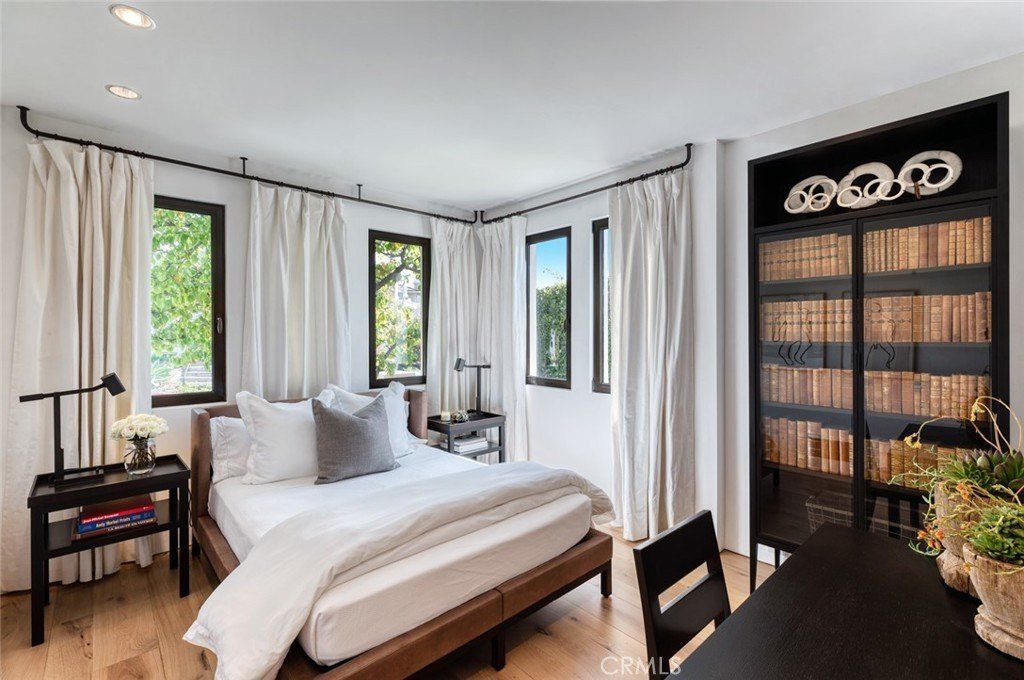 269 Emerald Bay. Laguna Beach, CA 92651