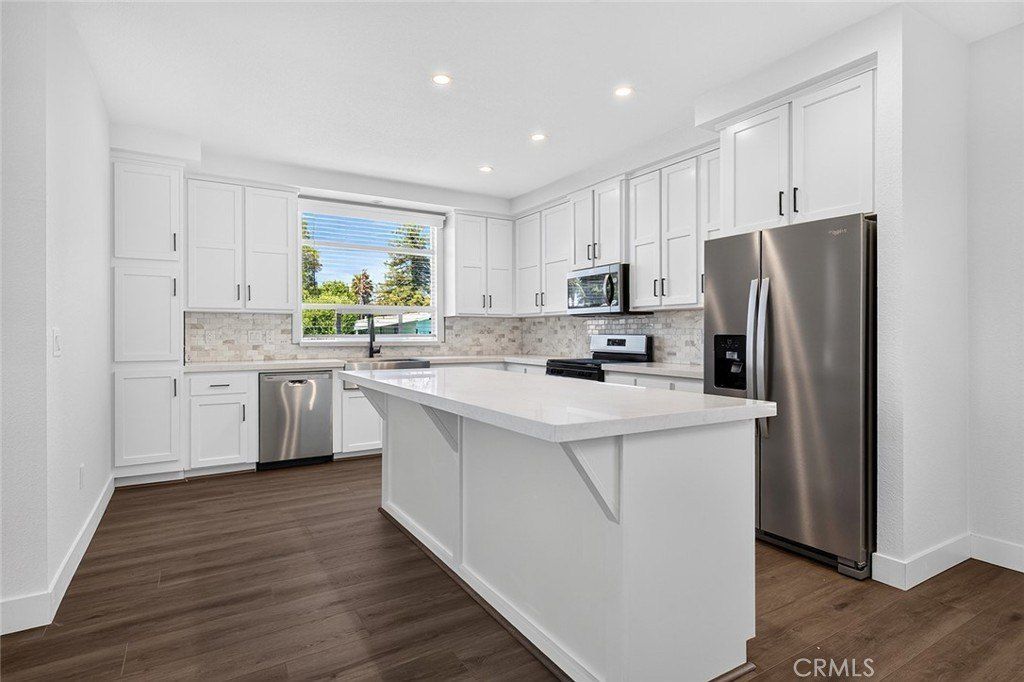 28 Chapala Drive. Santa Rosa, CA 95403