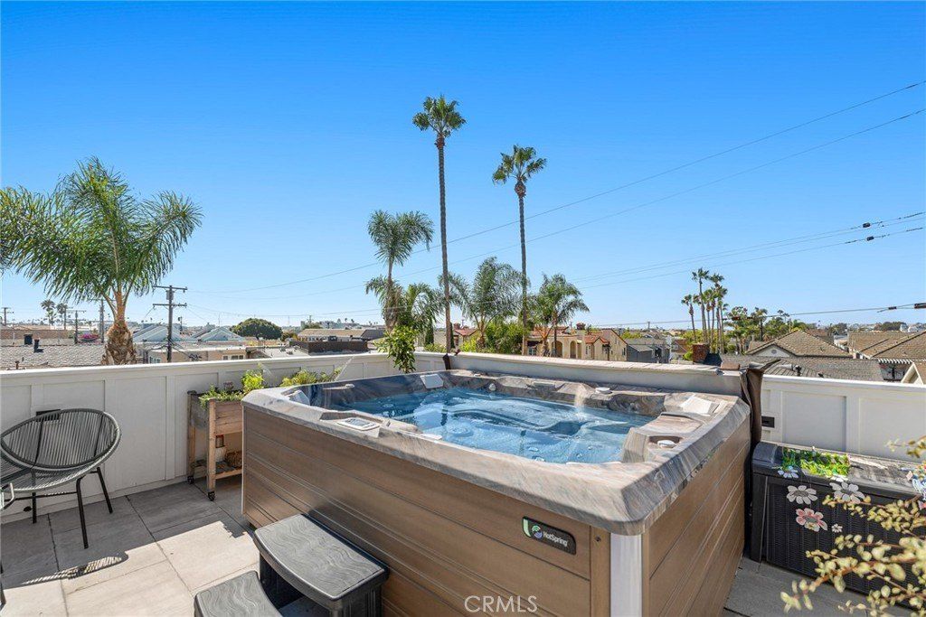 201 Opal Avenue. Newport Beach, CA 92662