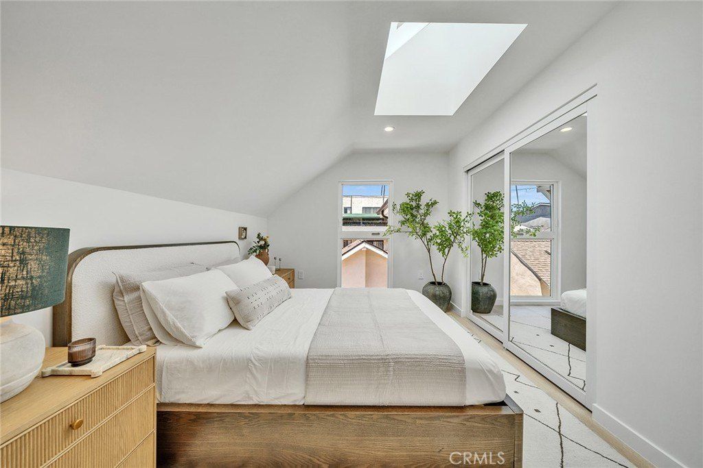 160612 N Kingsley. Los Angeles, CA 90027