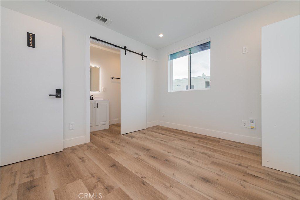 5654 La Mirada Avenue. Los Angeles, CA 90038