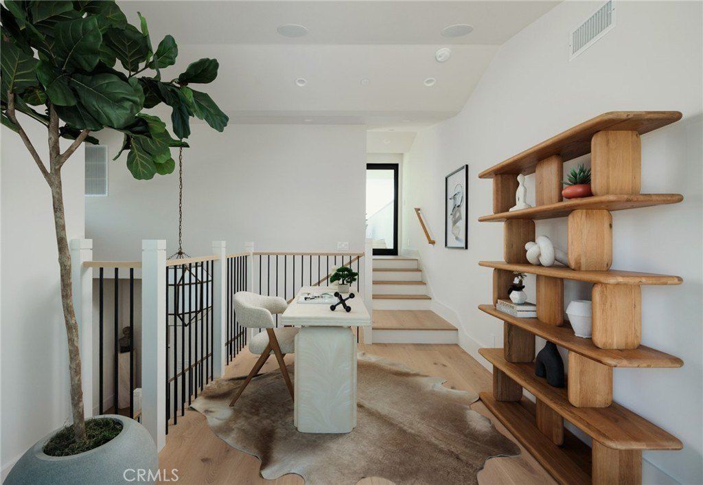 1123 E Balboa. Newport Beach, CA 92661