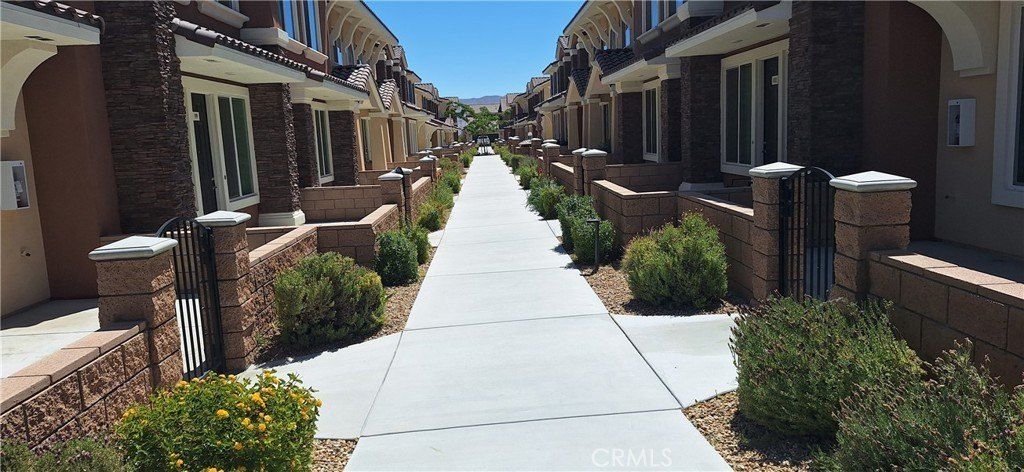 16854 Muscatel. Hesperia, CA 92345