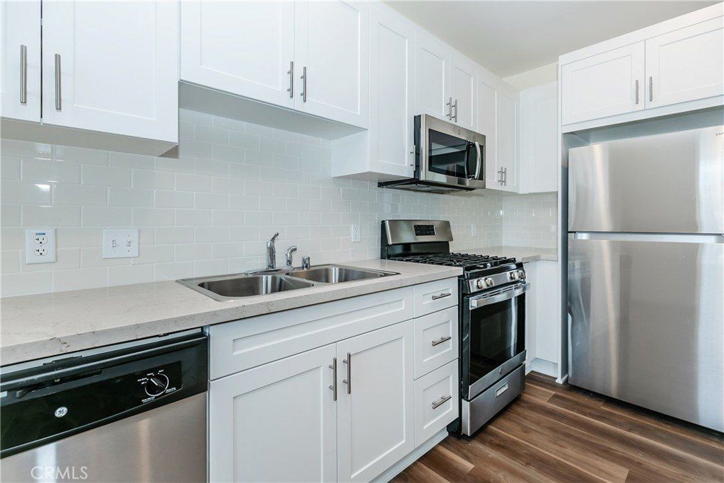 16850 Muscatel. Hesperia, CA 92345