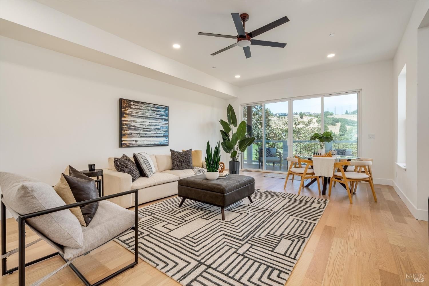 3729 Deauville Place. Santa Rosa, CA 95403