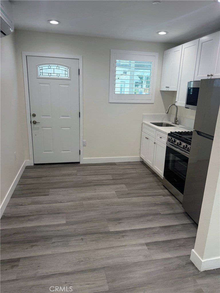 4656 Bell Avenue. Bell, CA 90201