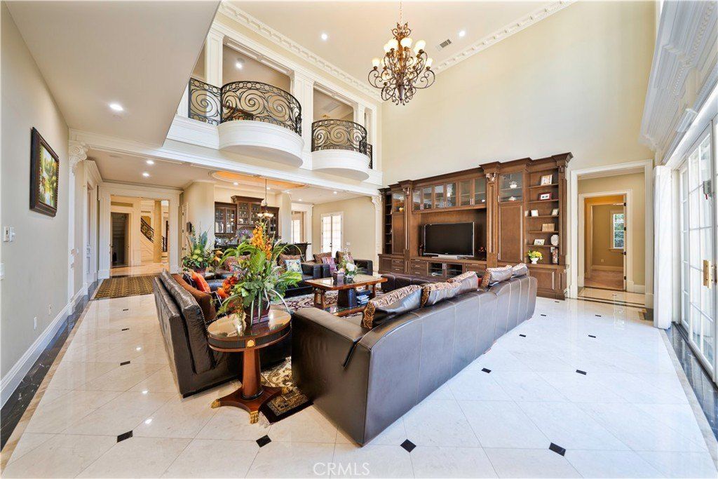 355 W Palm Dr. Arcadia, CA 91007