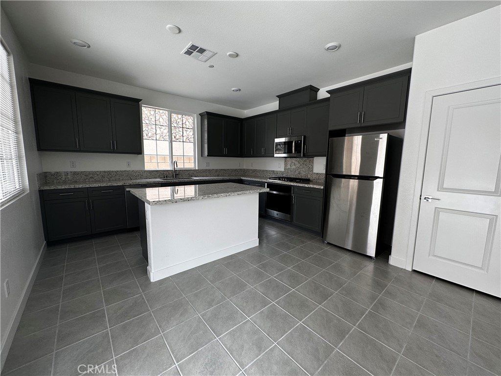 35525 Cortesia Way. Palm Desert, CA 92211