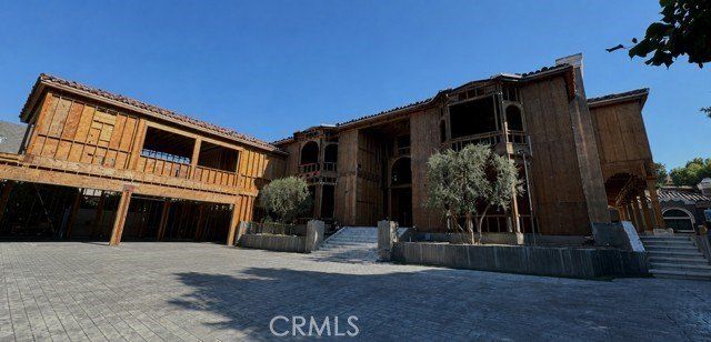 20614 Chatsboro. Woodland Hills, CA 91364