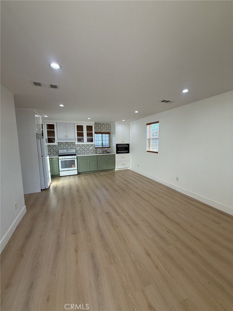 662 E 87Th Street. Los Angeles, CA 90002