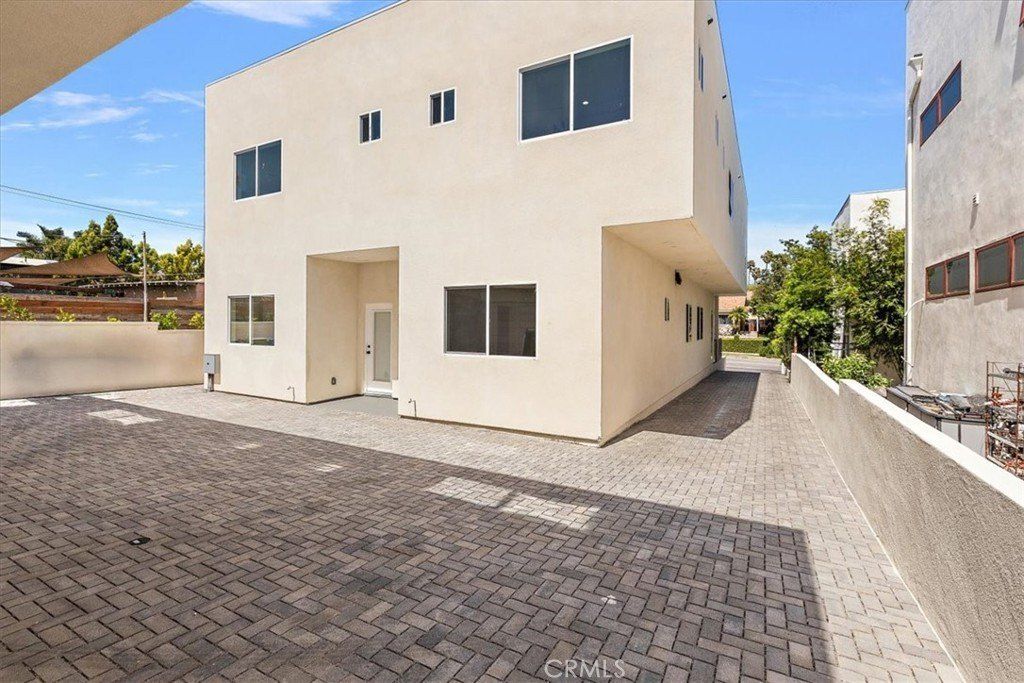 642 E Fairview Boulevard. Inglewood, CA 90302