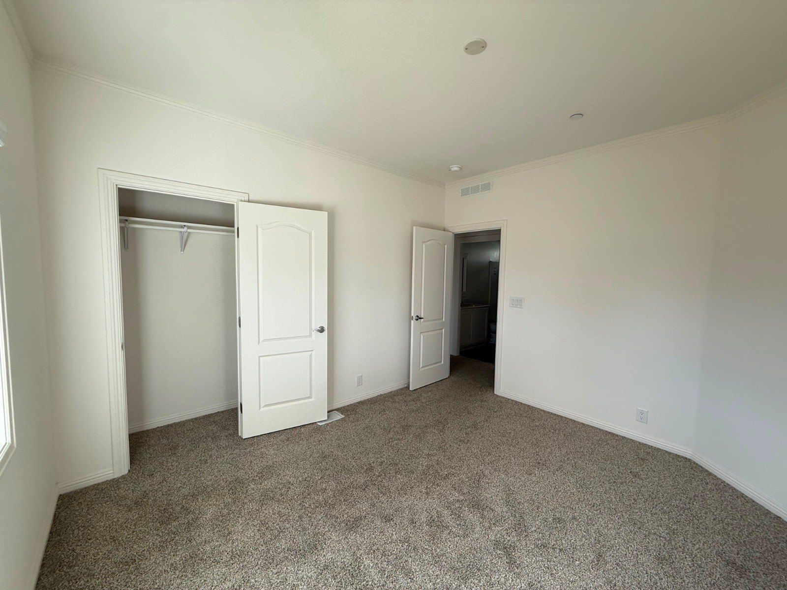 17971 Jonathan St. Adelanto, CA 92301