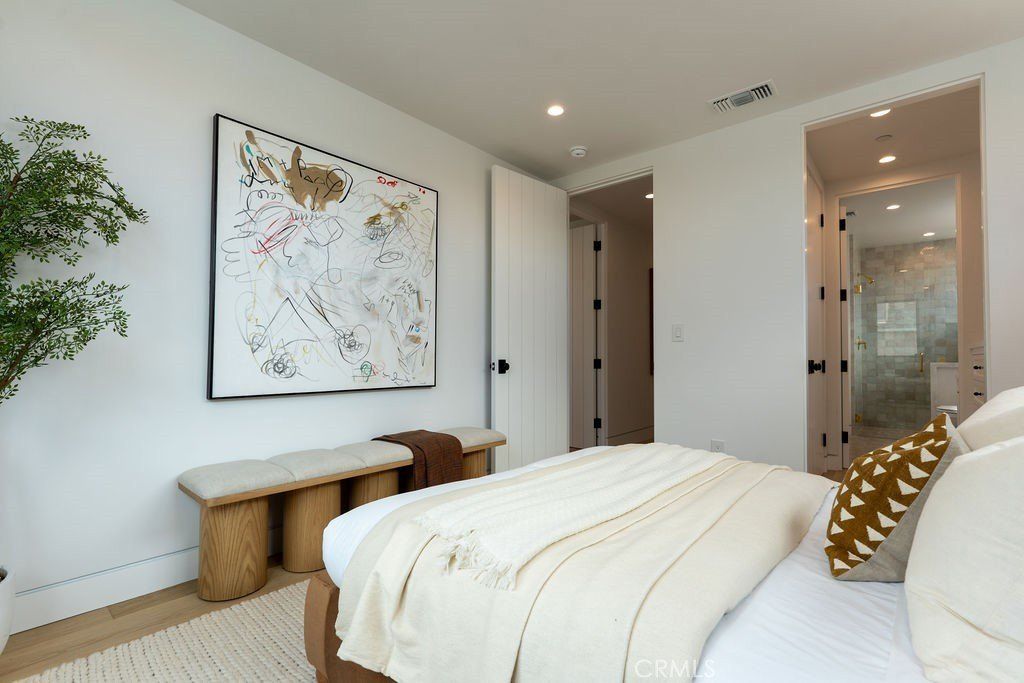 207 43Rd Street. Newport Beach, CA 92663