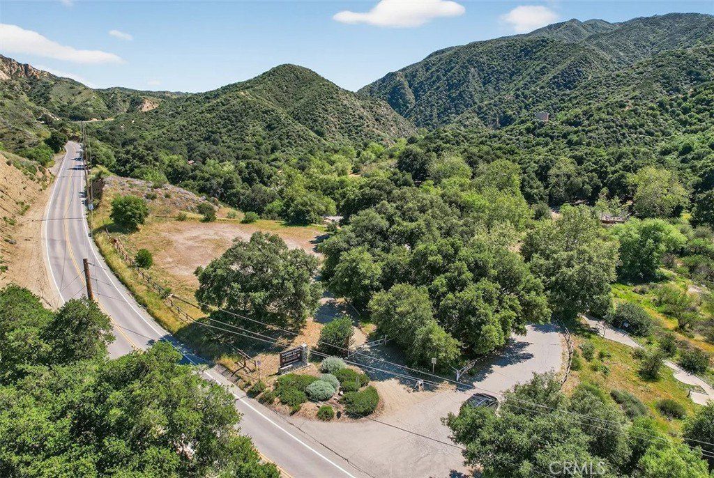 16306 Scorpion Court. Canyon Country, CA 91387
