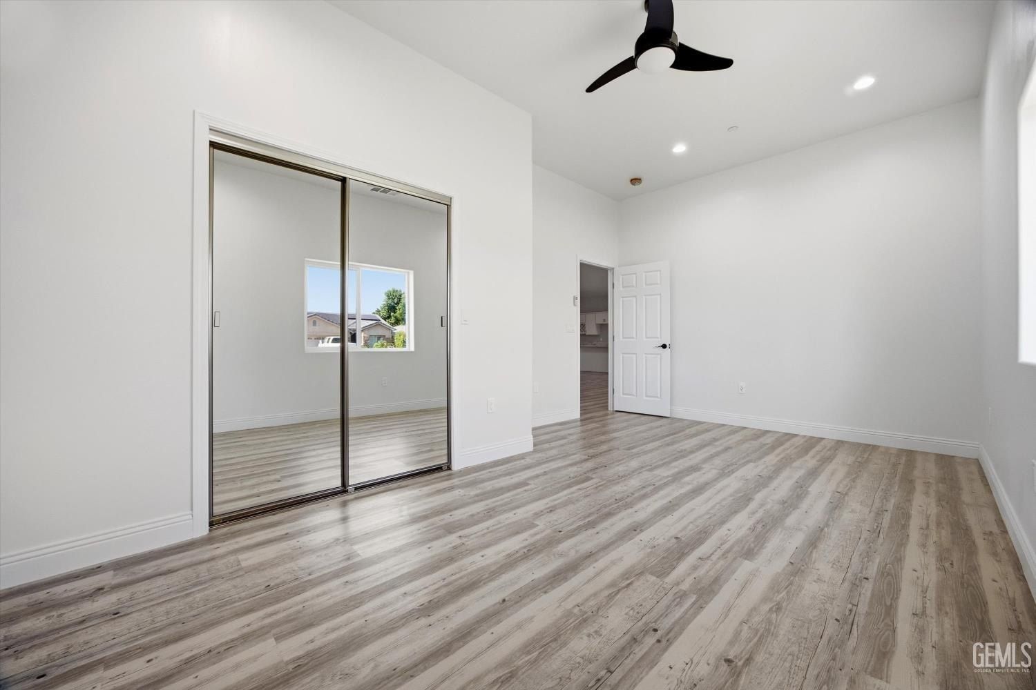 547 Shady Meadow Court. Bakersfield, CA 93308