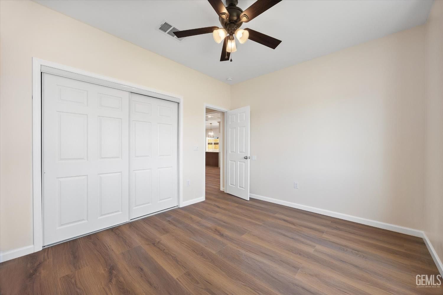 4906 Redbank Road. Bakersfield, CA 93307