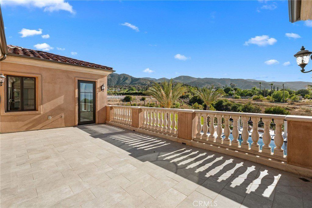 1243 Via Venezia. Corona, CA 92881