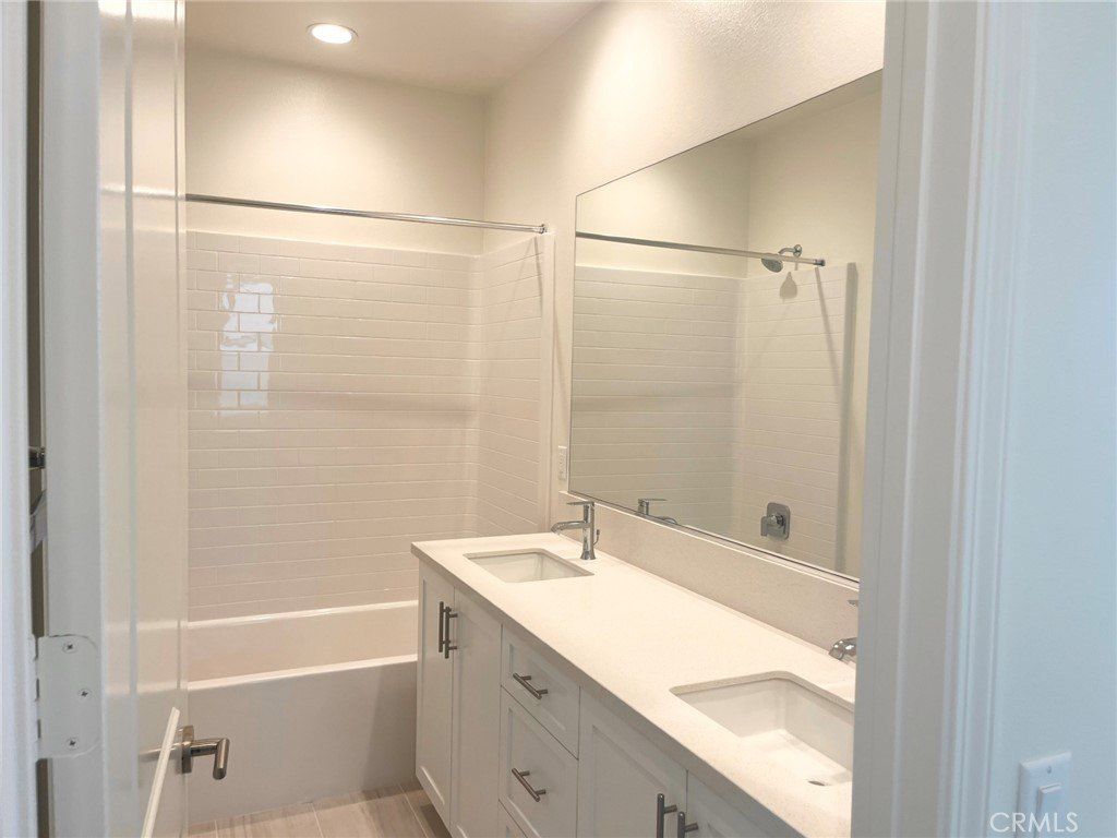 485 Tracy Place. Ventura, CA 93004