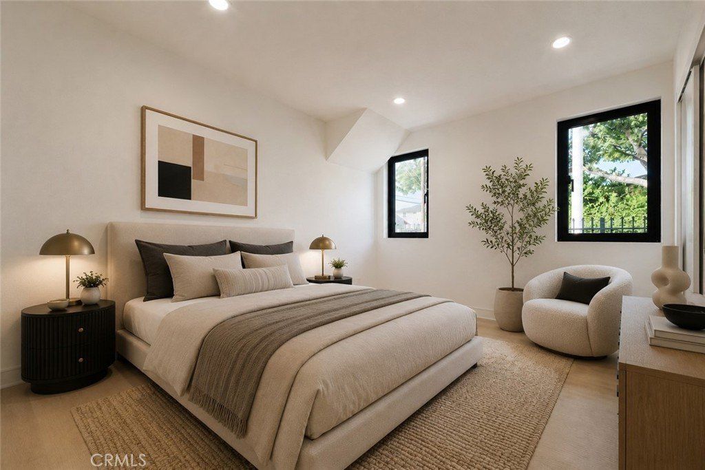 2676 Newell Street. Los Angeles, CA 90039