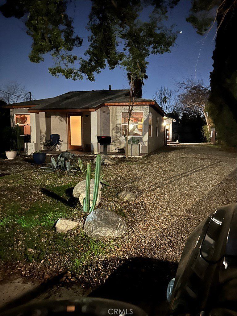 261 N Oak Avenue. Pasadena, CA 91107