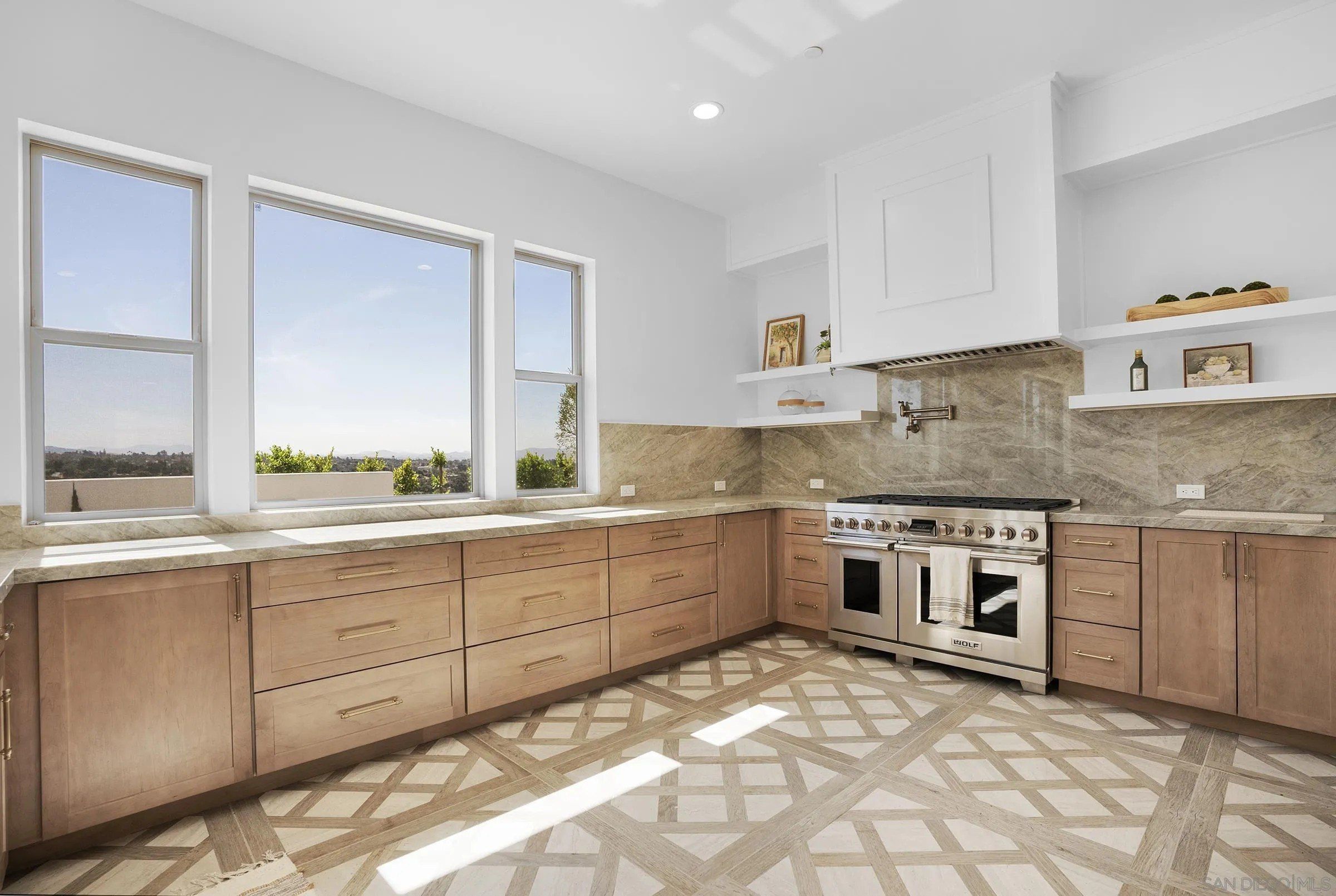 588 Twin Country Ln. Fallbrook, CA 92028