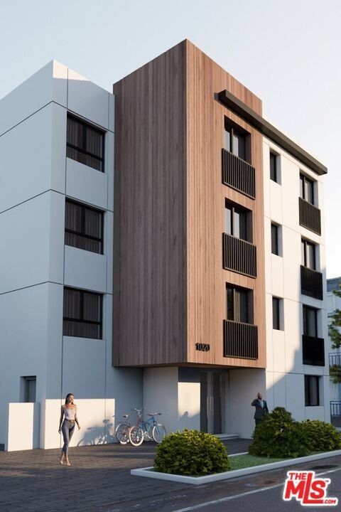 1020 N Ardmore Ave. Los Angeles, CA 90029