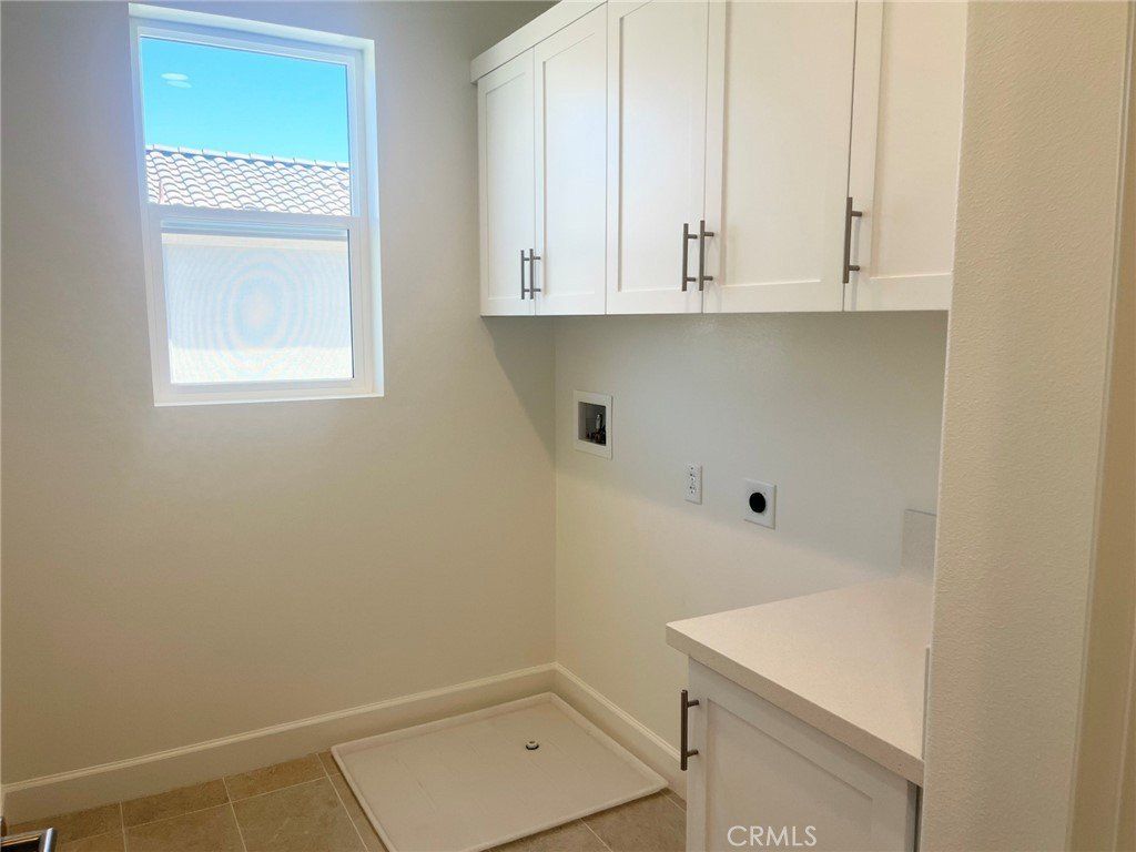 523 Tracy Place. Ventura, CA 93004