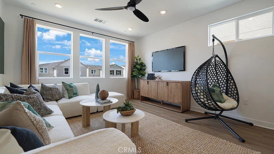 2148 Aneto Way. Santa Paula, CA 93060