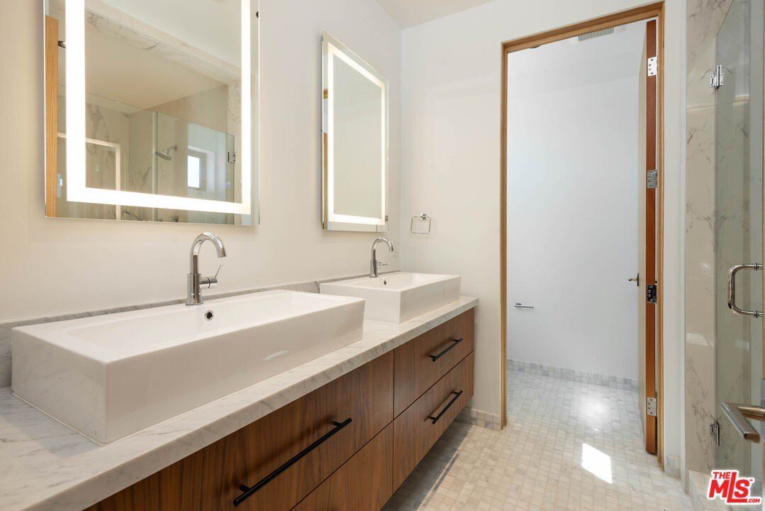 212 Bay St. Santa Monica, CA 90405