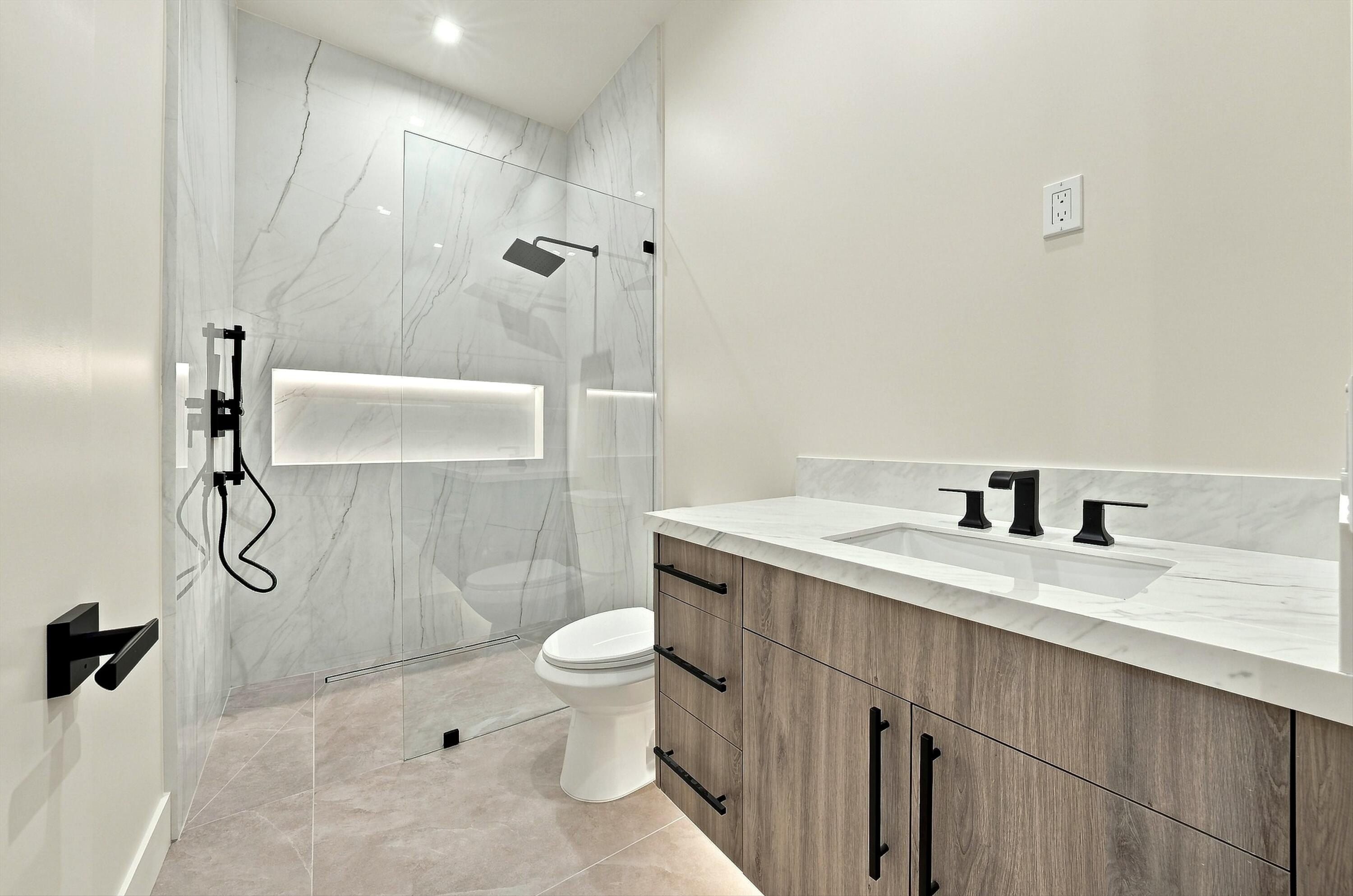 47195 Golden Bush Court. Palm Desert, CA 92260