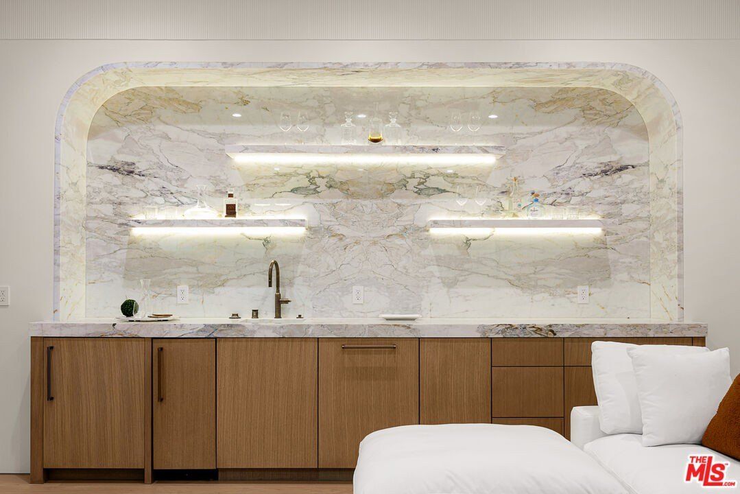 311 N Bowling Green Way. Los Angeles, CA 90049