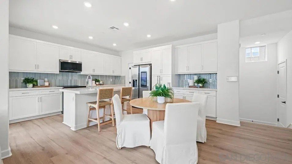 316 Honeysuckle. Oceanside, CA 92057