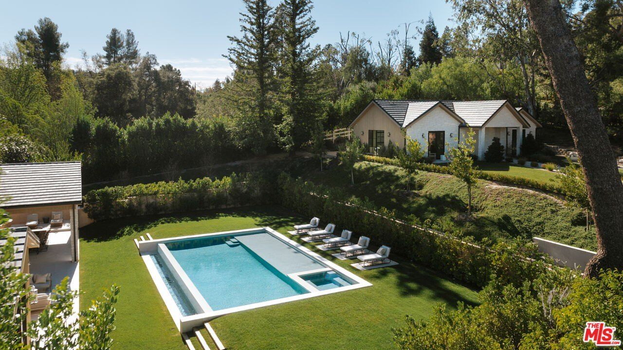 5287 Round Meadow Rd. Hidden Hills, CA 91302
