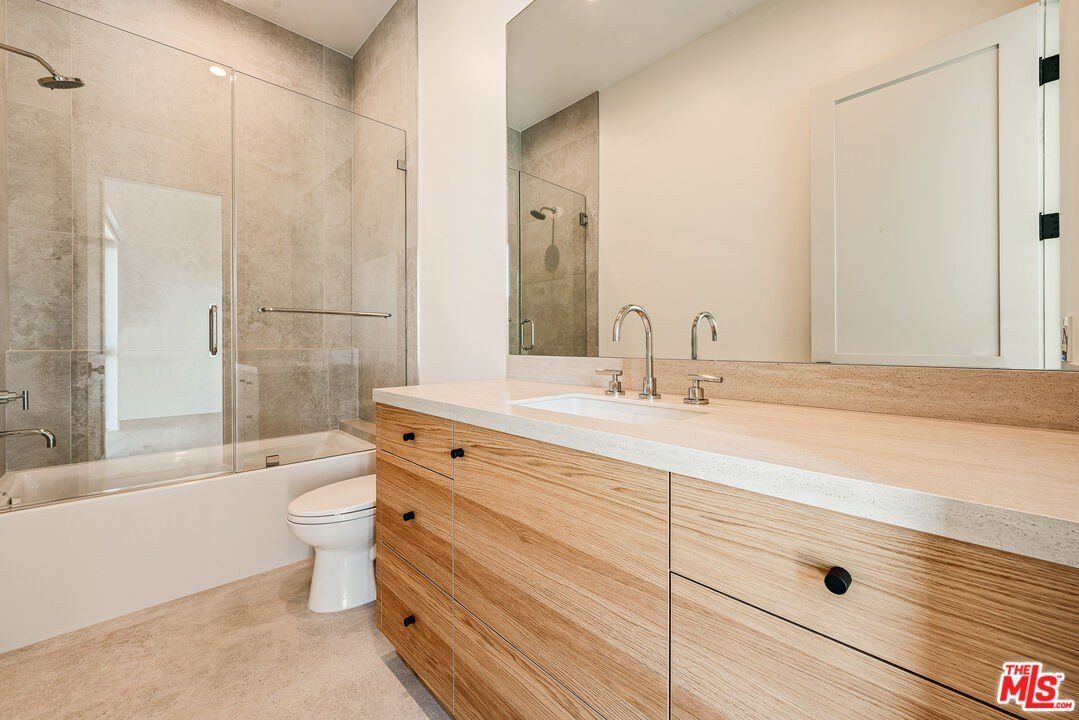 22328 S Summit Ridge Cir. Chatsworth, CA 91311