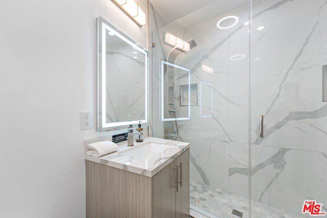6181 Temple Hill Dr. Los Angeles, CA 90068