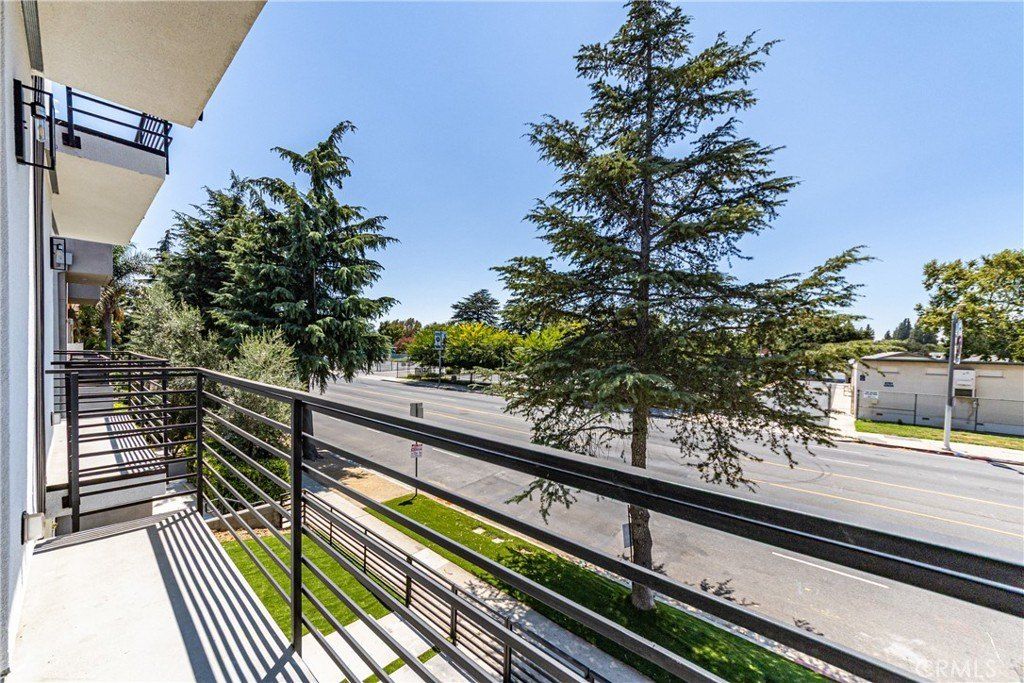 6700 Balboa. Van Nuys, CA 91406