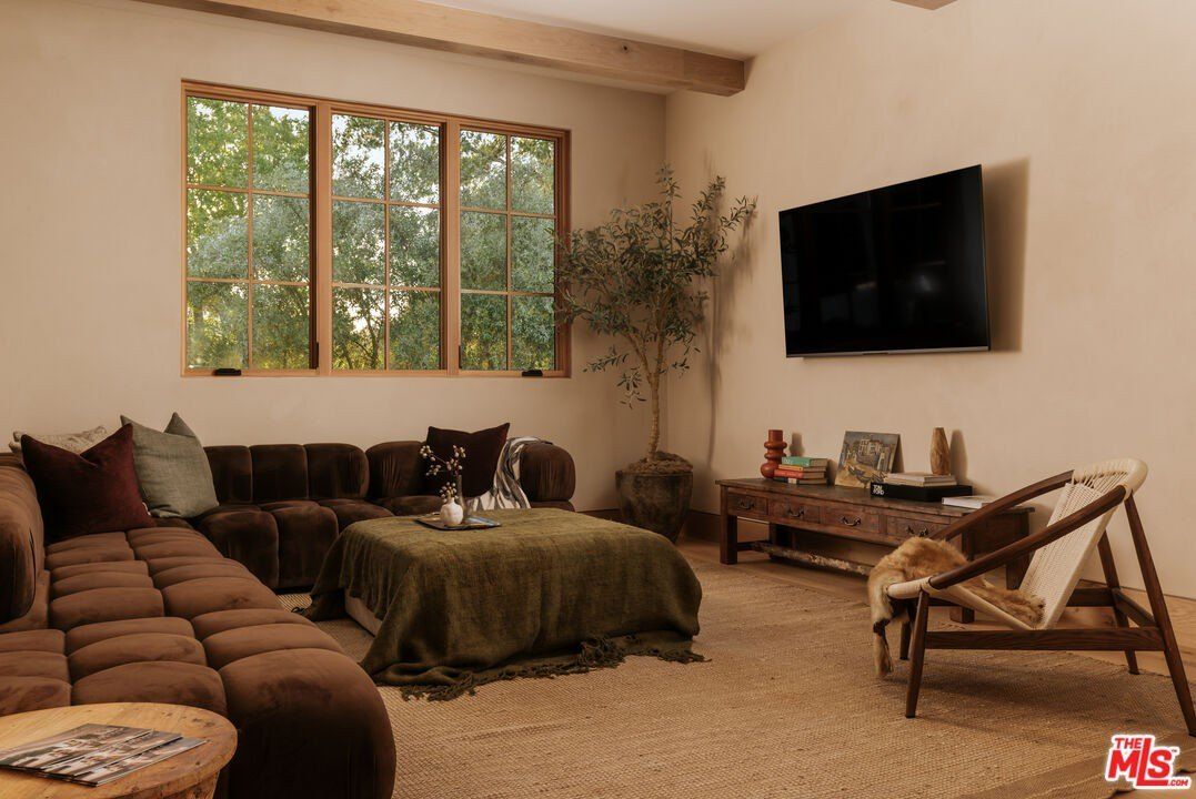 5350 Round Meadow Rd. Hidden Hills, CA 91302