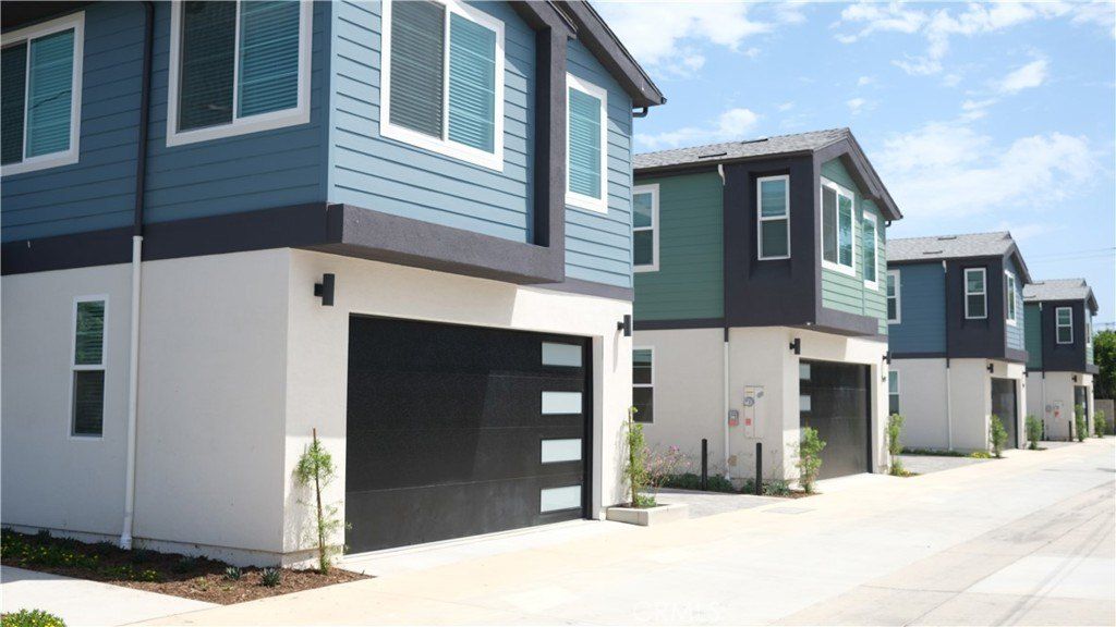 553 Bernard. Palm Desert, CA 92260