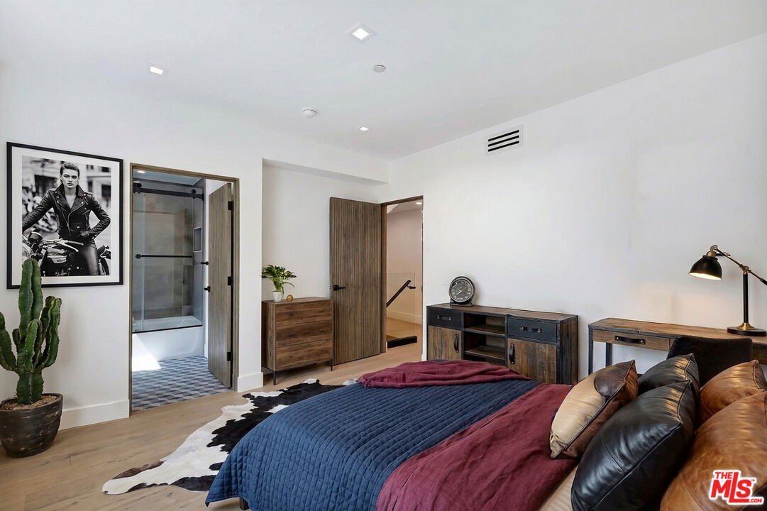 4329 Radford Ave. Studio City, CA 91604