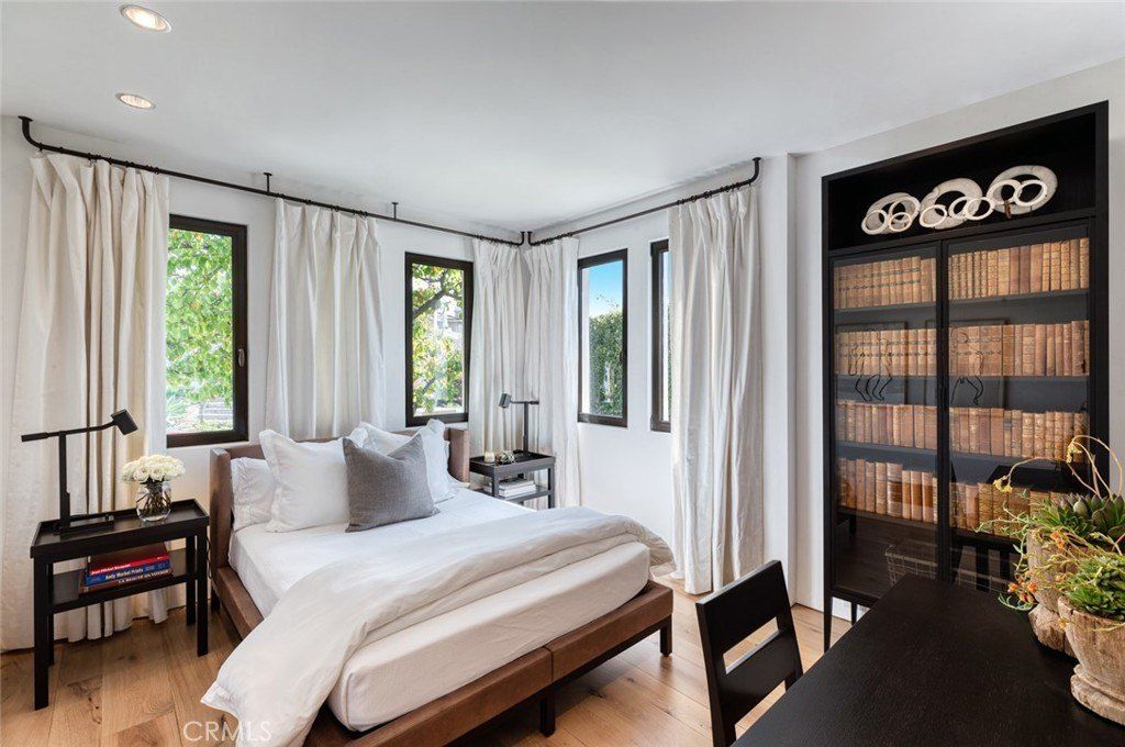 269 Emerald Bay. Laguna Beach, CA 92651