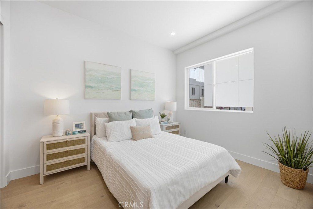617 N Irena Avenue. Redondo Beach, CA 90277