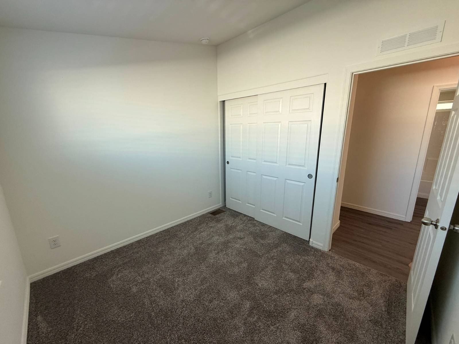 1045 N Azusa Ave Spc 214. Covina, CA 91722